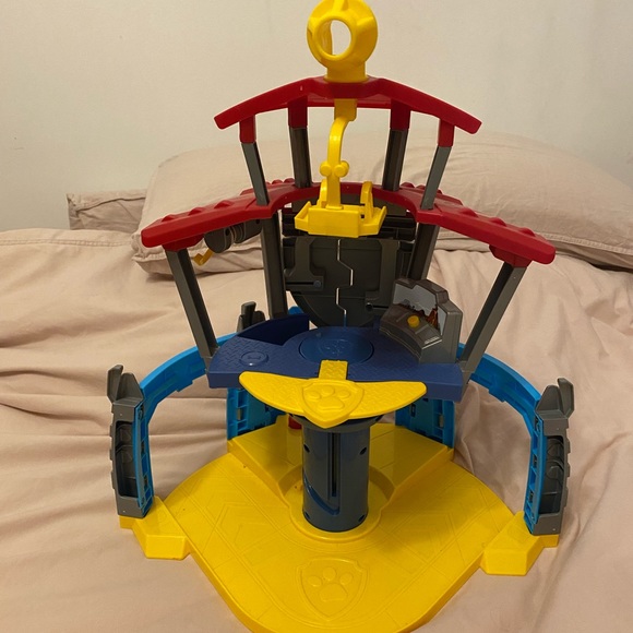 Paw patrol lookout tower - Picture 2 of 2